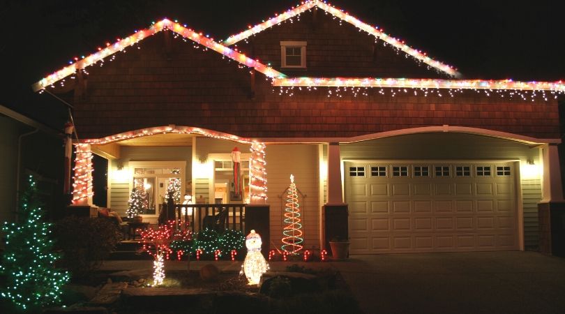 People are Putting Christmas Lights Back Up to Cheer Neighbors During Coronavirus