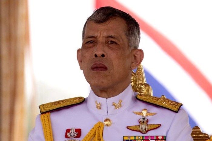 King of Thailand Isolating from Coronavirus with His 20 Concubines in Luxury Hotel