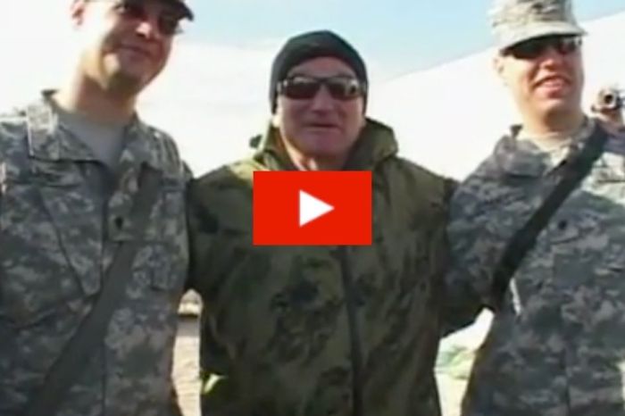 Flashback: Remember Robin Williams’ Hilarious Response When Troops in Kuwait Interrupted His Show?