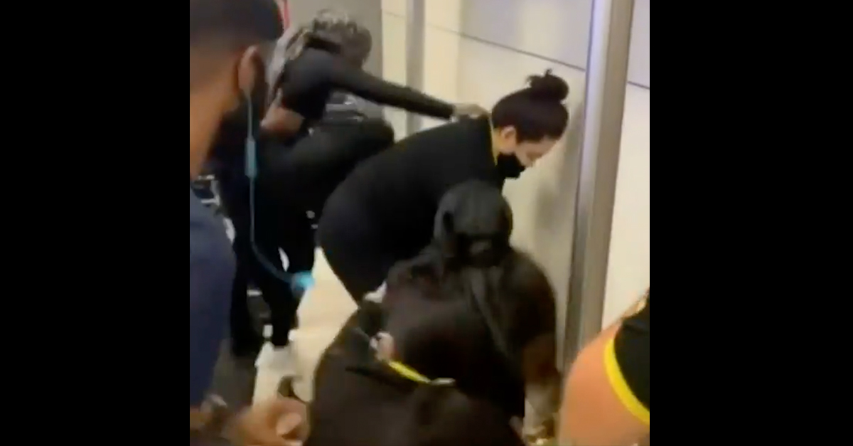 Spirit Airlines Employees Beaten By Passengers Over Delayed Flight Rare