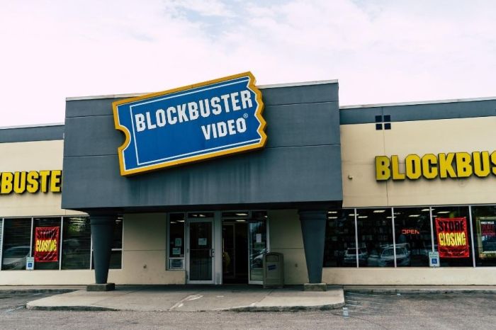 Airbnb Offers “End of Summer Sleepover” at the Last Blockbuster