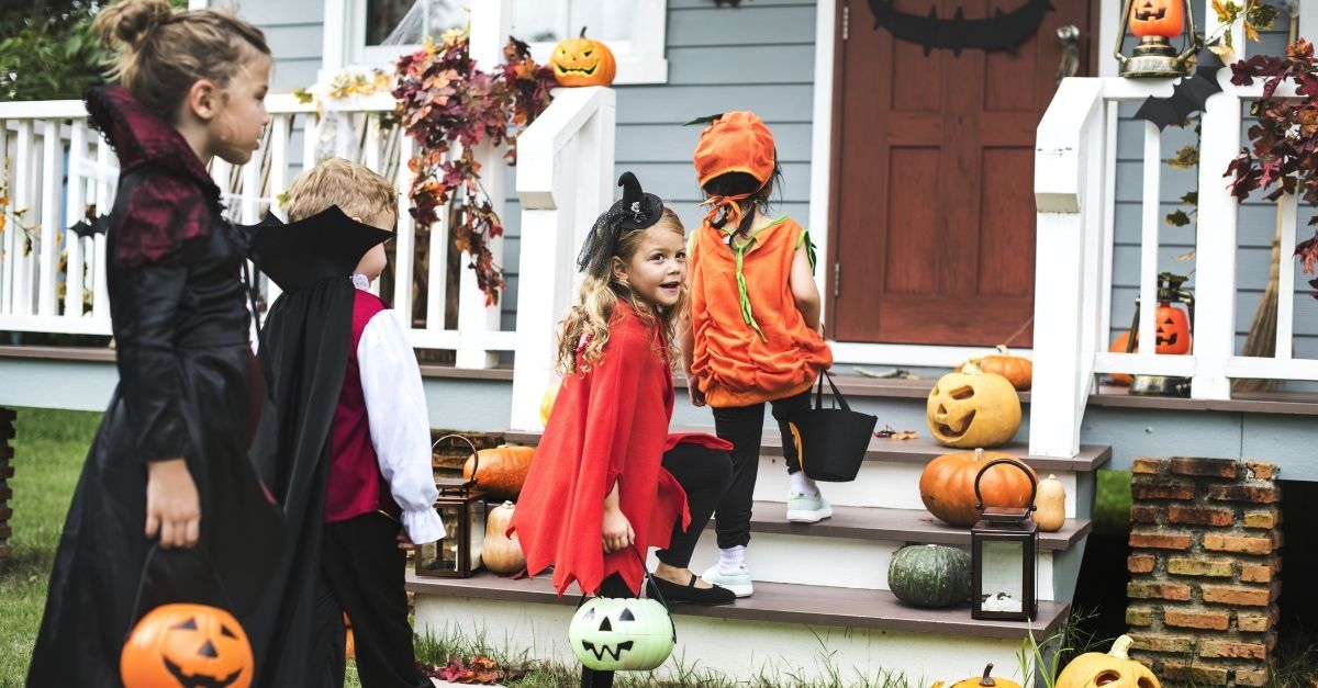 Los Angeles County Bans Trick-or-Treating For Halloween 2020 | Rare