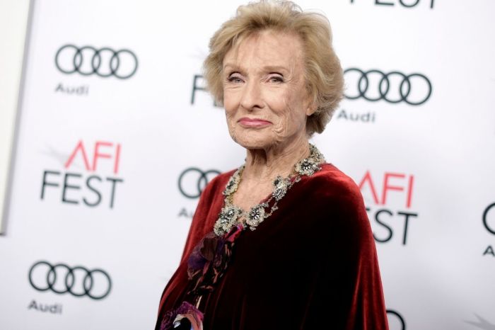 Cloris Leachman, Emmy and Oscar Winner, Dies at 94