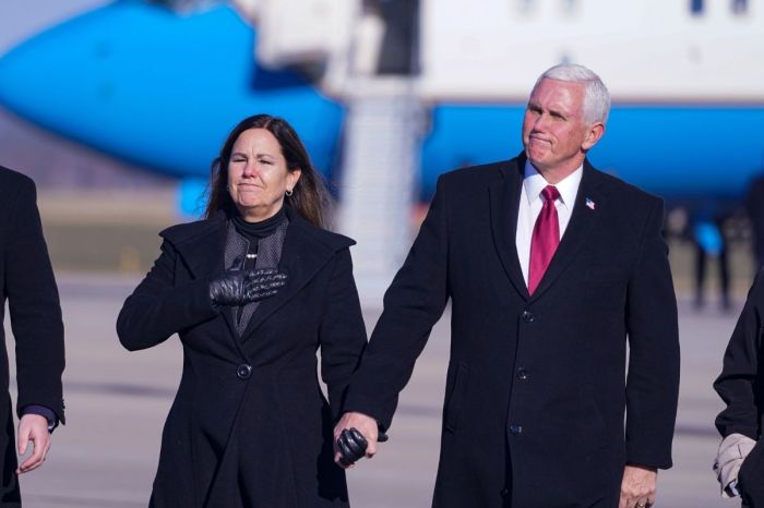Trump’s Heir? Mike Pence Reemerges, Lays Groundwork for 2024 Run