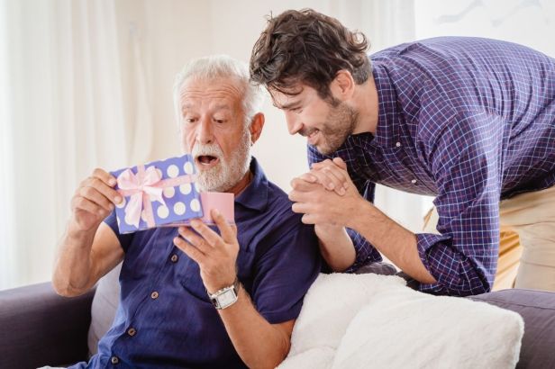 10 Gift Ideas for Parents: Birthday, Holiday, and Retirement Gifts