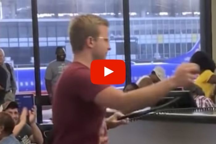 Man Gives Epic ‘No Diggity’ Performance At Southwest Airlines Counter
